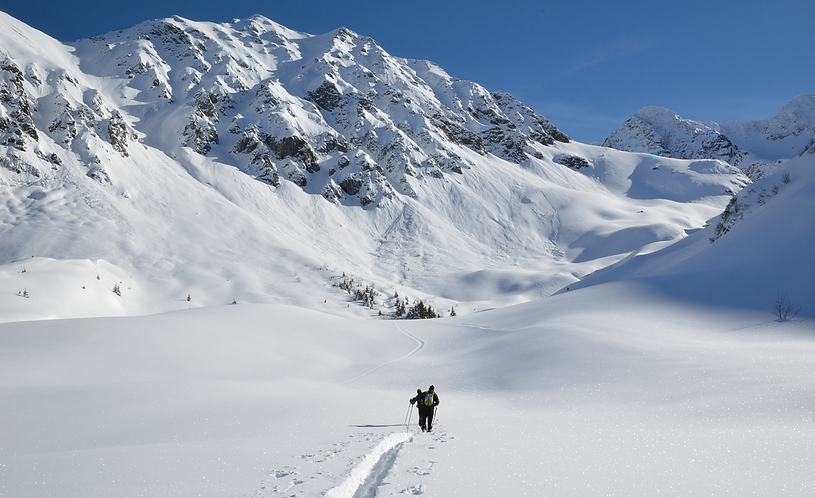 GrdValoire-130216-022.jpg - Vers le haut du vallon, toujours en tracant dans une poudreuse dense et profonde