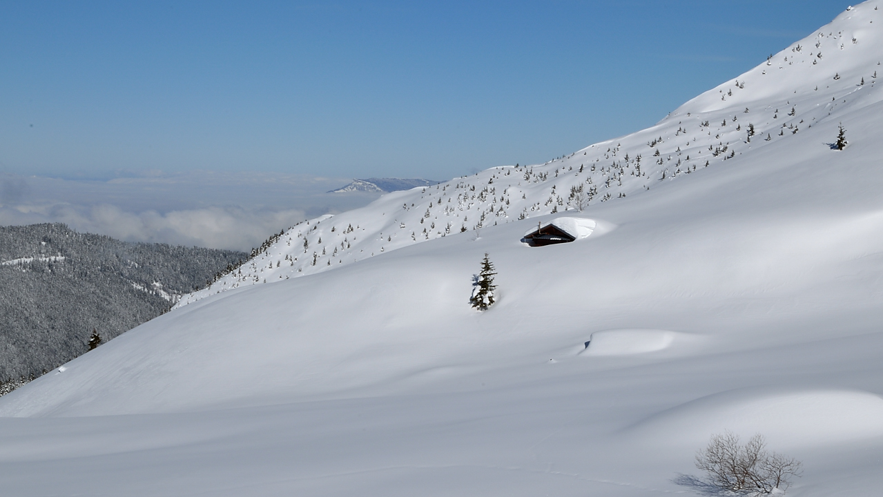 GrdValoire-130216-025.jpg - Le chalet bien enneige