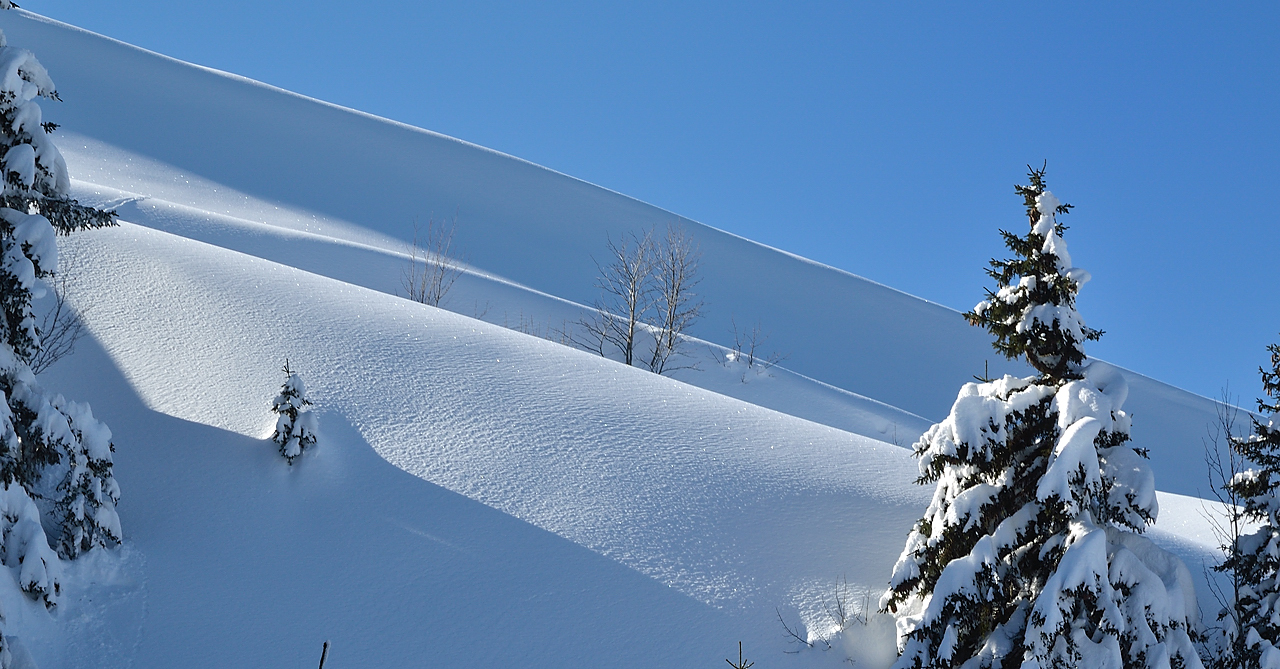StMeme-130217-011.jpg - le pre qui monte a l'Alpette -- quelle beaute !