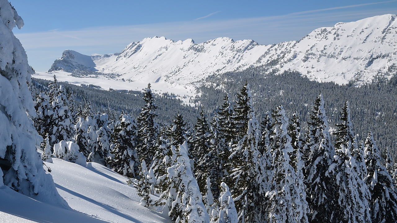 StMeme-130217-021.jpg - Le vallon de Marcieu et au fond les Lances de Malissard