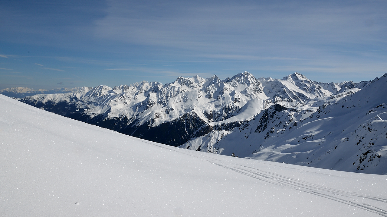 Jasse-2013-03-10-006.jpg - Vue du sommet vers les Sept Laux et le Mont Blanc