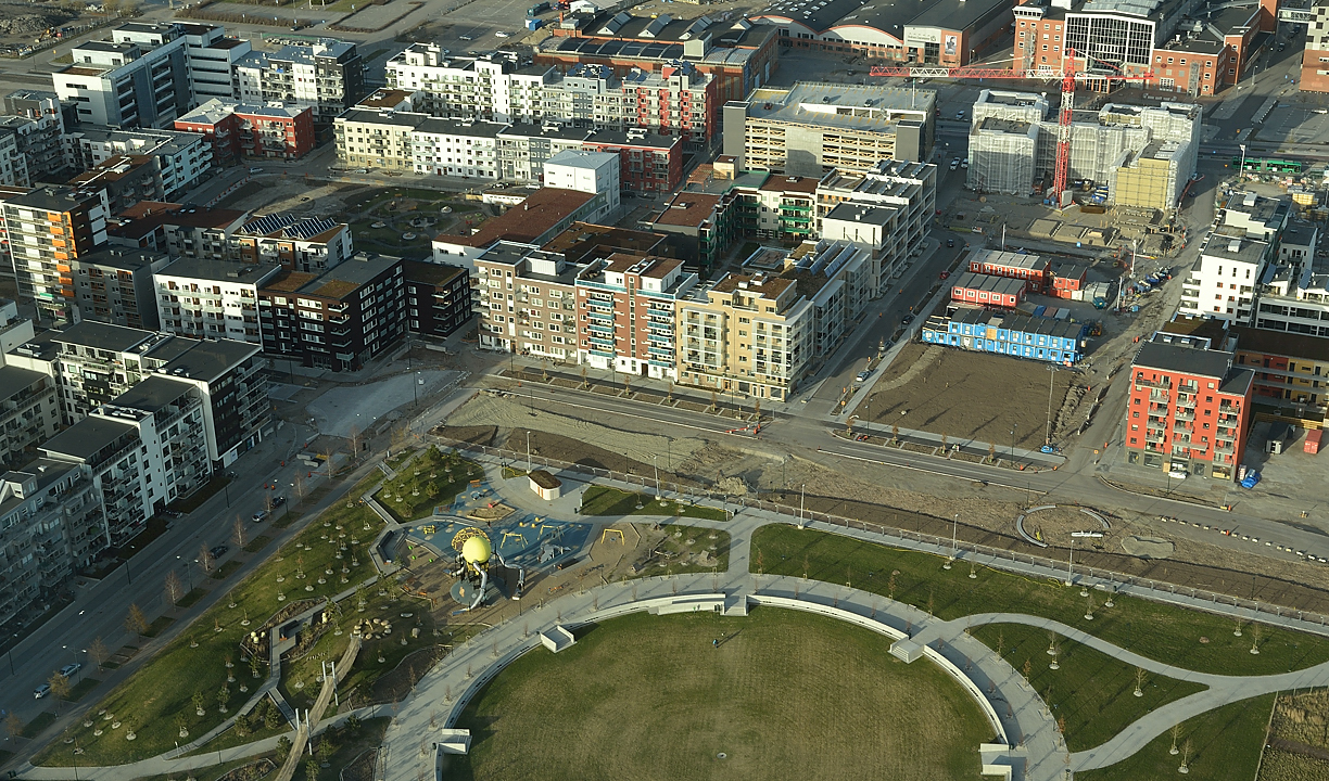 Lund-LCCC-20130418-104-.jpg - Visit of Turning Torso in Malmo