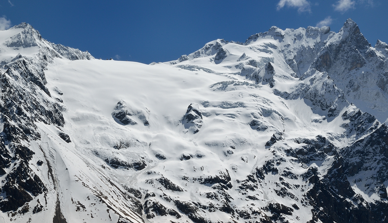 Goleon-20130504-036.jpg - Belle vue sur le Tabouchet -- rarement aussi bouchee, aussi enneige