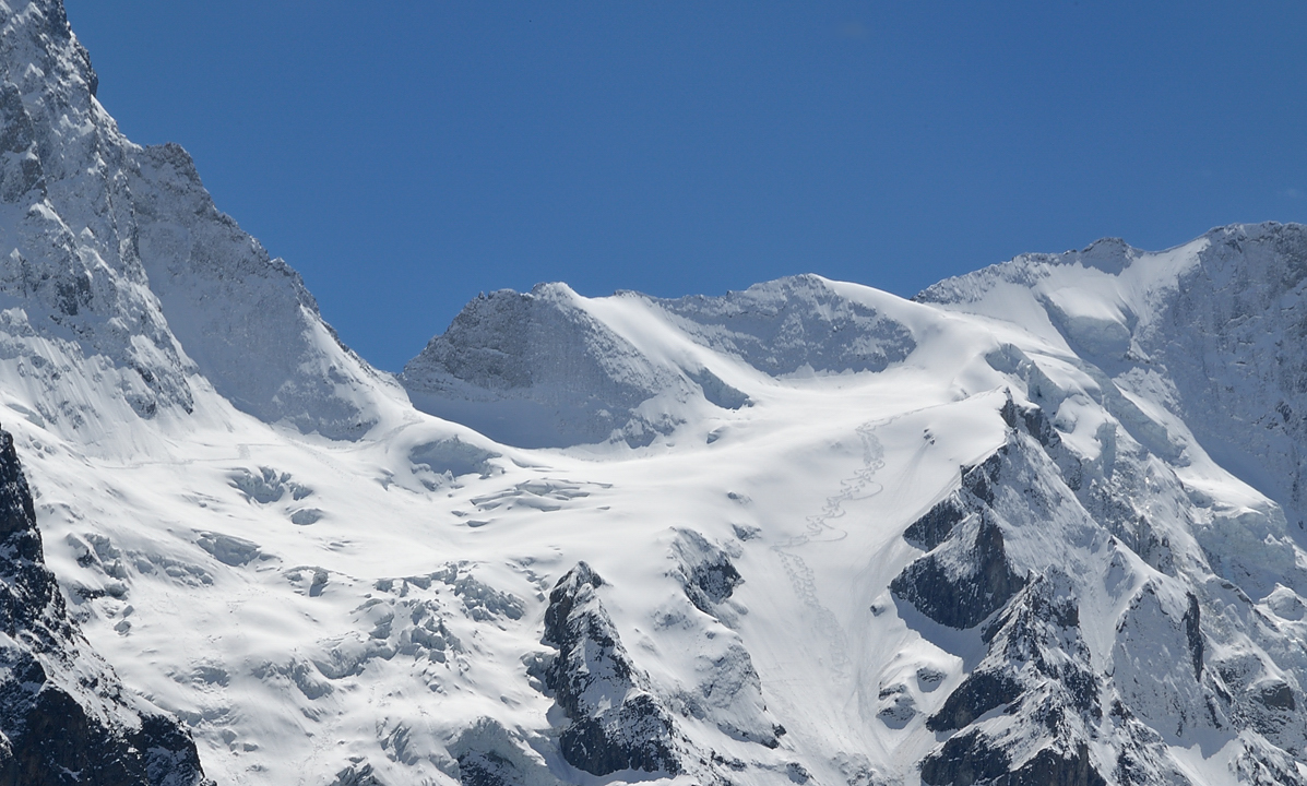 Goleon-20130504-037.jpg - Jolies traces dans les Enfetchores