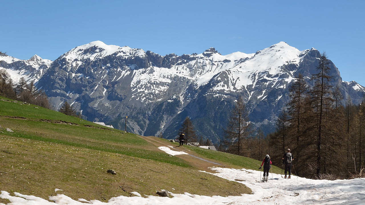3-Queyrettes-20130512-021.jpg - A ski jusqu' ala voiture