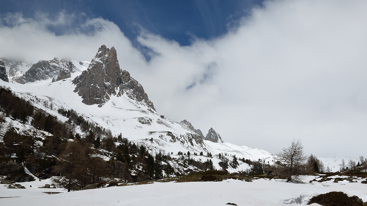 RocheChateau-20130526-033.jpg - Vue en arriere sur la Pointe des Cerces
