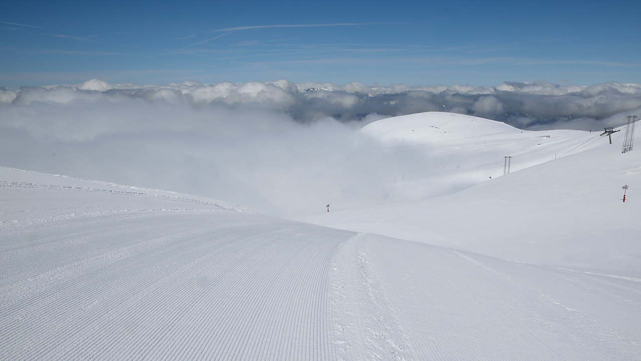 DomeLauze-20130602-021.jpg - plongee dans le brouillard -- finalement les pistes -- en plus  dans un etat impeccables -- ca a du bien