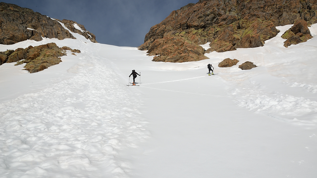 Cochette-2013-06-08-019.jpg - On quitte l'autoroute de l'Etendard : le couloir pour attraper le Glacier de Cote Blanc