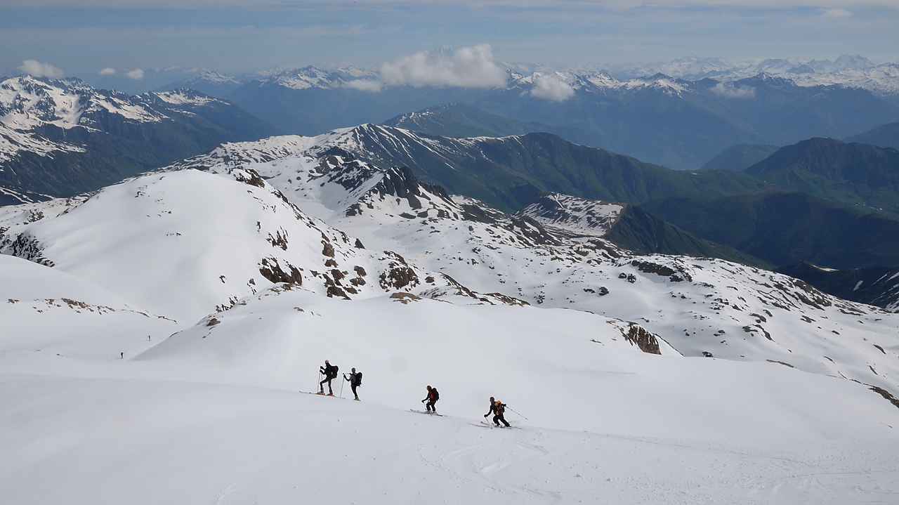 Cochette-2013-06-08-028.jpg - En contrebas la Cime de la Cochette. Bonne descente ...