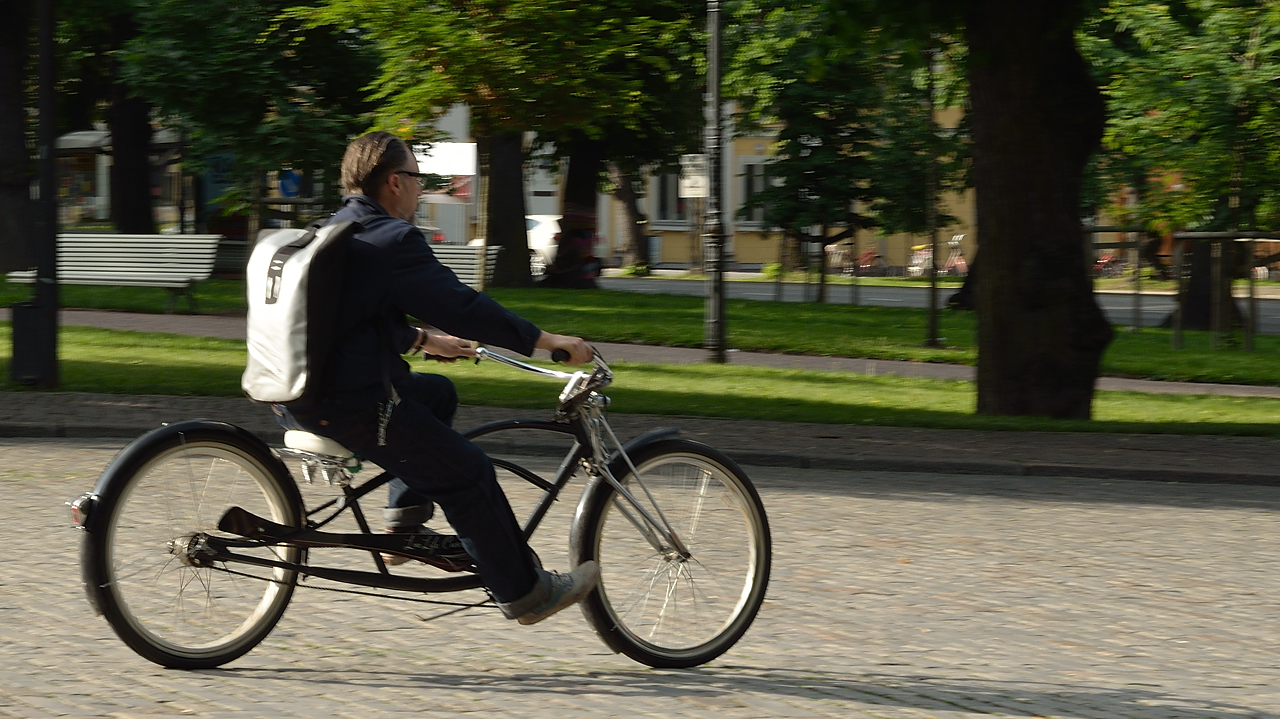 20130613-079-Turku.jpg - Going to work