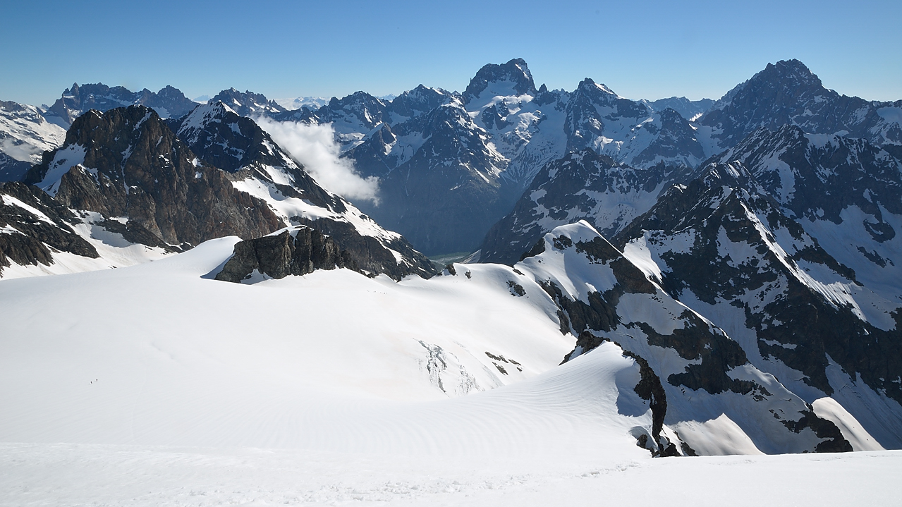 20130623-024-Rouies.jpg - vue sur les Ecrins du sommet