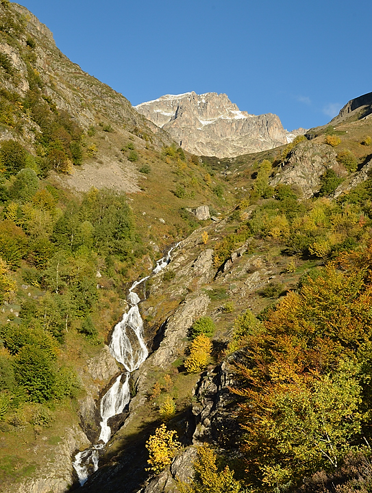 20131019-003-Souffles.jpg - dans la montee au refuge de l'Olan --- enfin le soleil est la