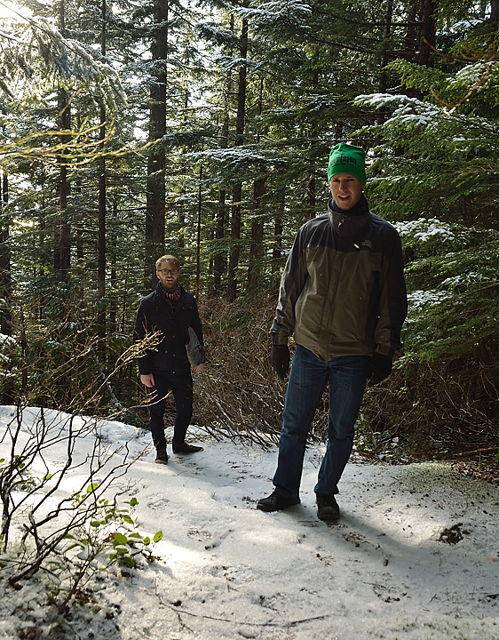 20131208-138-VancouverRTSS.jpg - Sunday morning: back in the forest and Grouse Mountain, this time with the youngsters from Uppsala ... I found a much nicer, sunnier, and steeper path this day