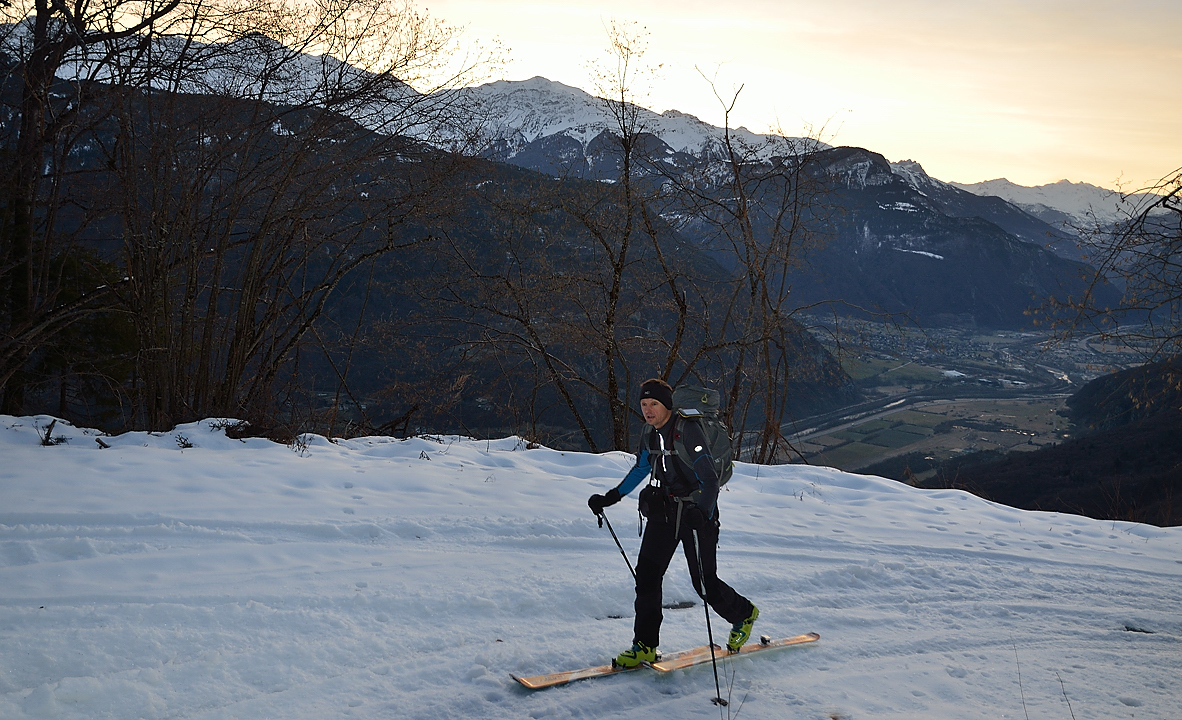 20140201-005-GrdsMoulins.jpg - seuls les quads sont montees jusqu'ici ... ou nous quittons la route pour nous battre avec la foret