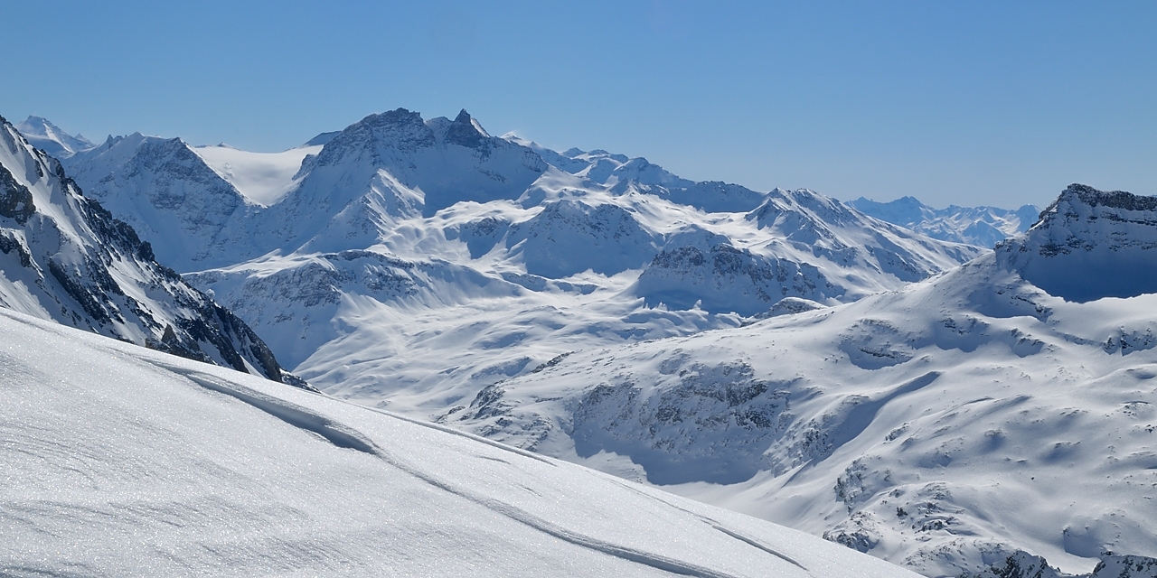 20140308-033-BeccaMotta-etal.jpg - J2 --- col de Volnay : vue de col vers la Haute Maurienne ... je ne sais pas trop ce que c'est ...