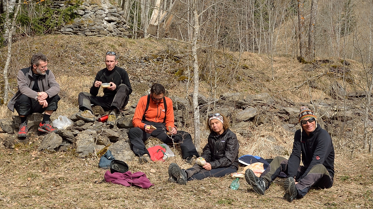 20140315-008-Neyrard.jpg - ... et on peut piqueniquer au soleil