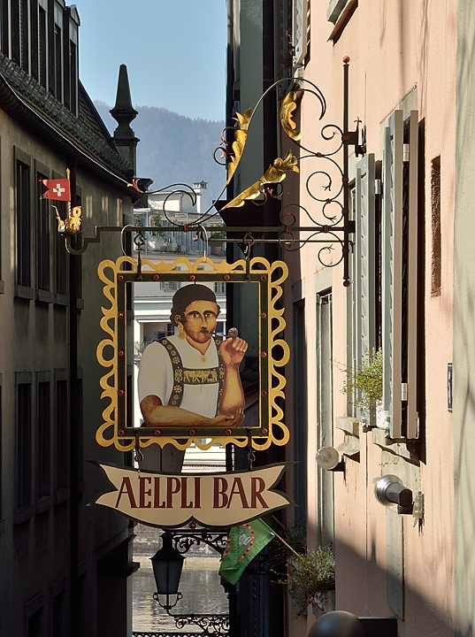 20140320-101-ETHZ.jpg - Narrow streets of the old town