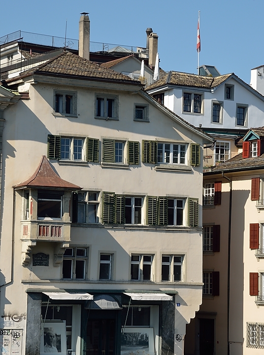 20140320-114-ETHZ.jpg - On the banks of the Limmat