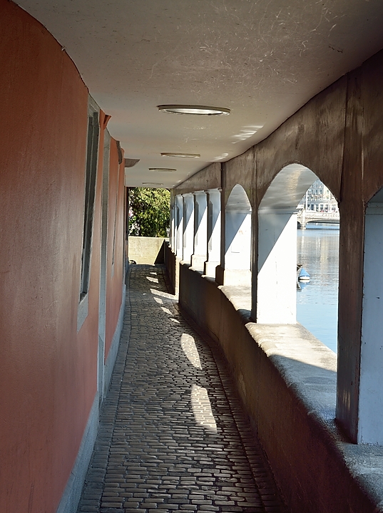 20140320-127-ETHZ.jpg - On the banks of the Limmat