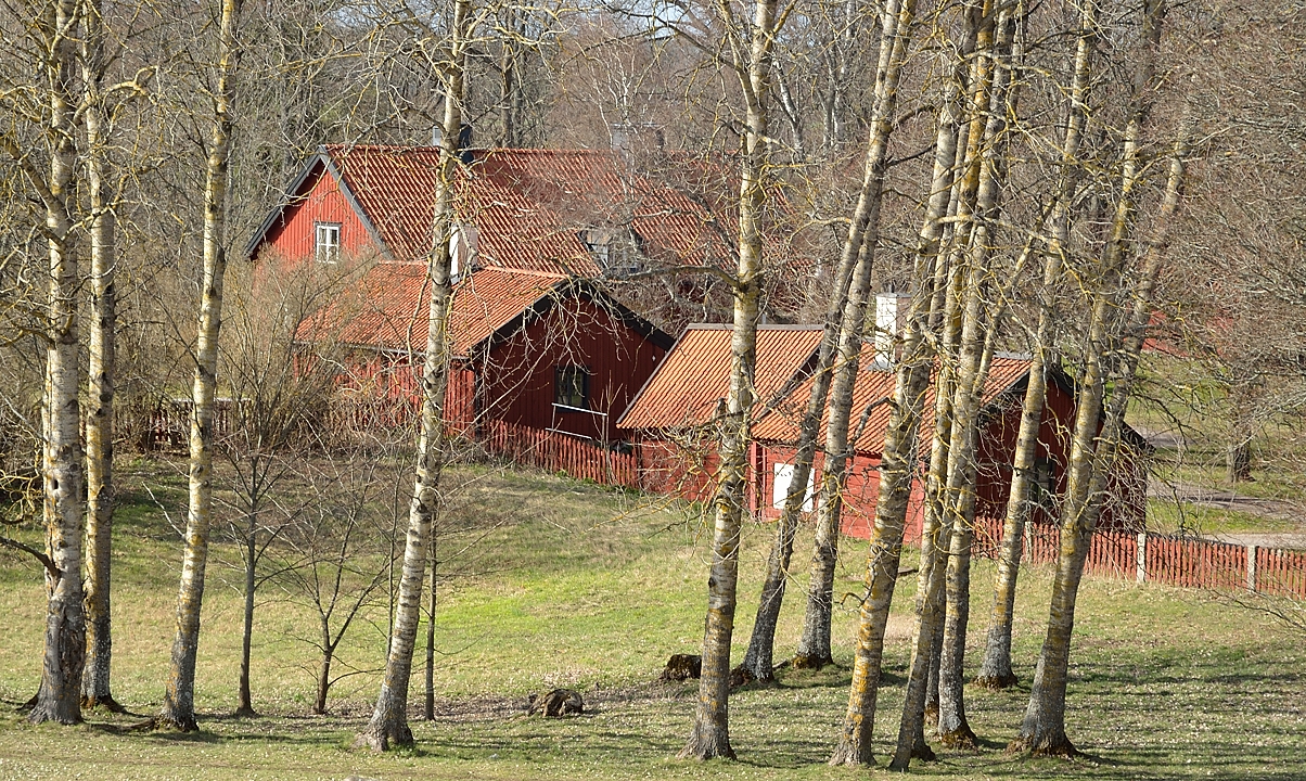 20140413-128-Upps+Stockh.jpg - Traditional farm houses  nearby ...