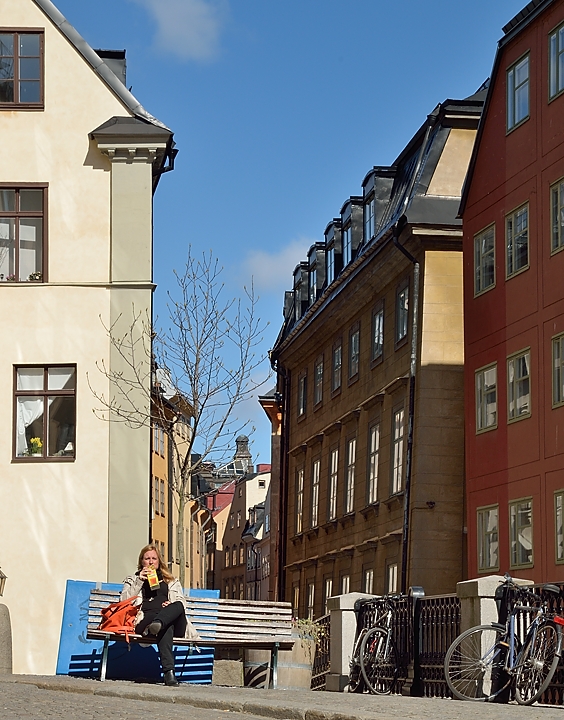 20140415-195-Upps+Stockh.jpg - A nice place for a lunch break in the sun (it was pretty windy as well --- not so warm)