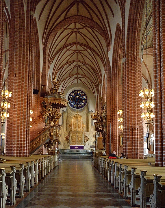 20140415-224-Upps+Stockh.jpg - The cathedral (Storkyrkan, or great church) ...