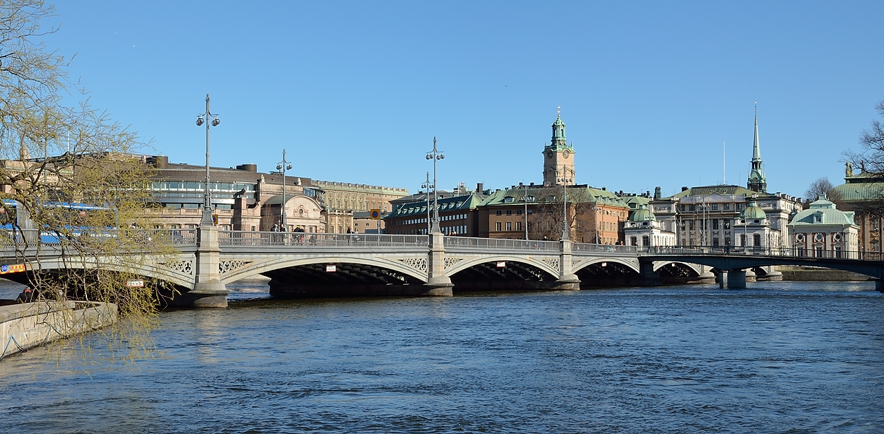 20140415-253-Upps+Stockh.jpg - View back on the old town