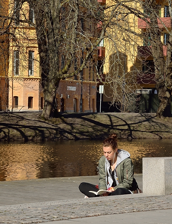 20140412-060-Upps+Stockh.jpg - Enjoying the morning sun ... despite a little fresh air