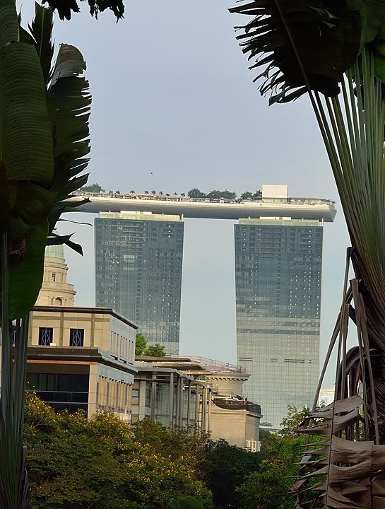 20140516-086-Singapore.jpg - A first glimpse on the famous Bay hotel: impressive