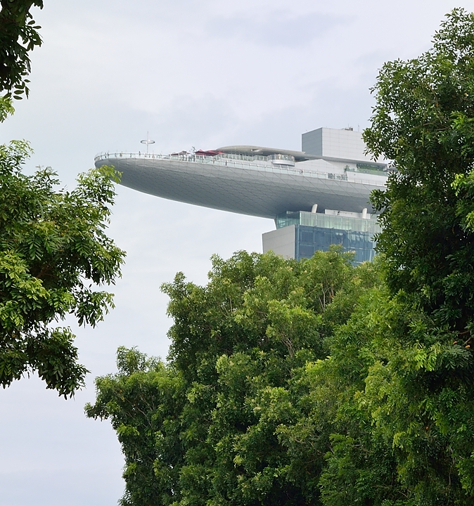 20140517-151-Singapore.jpg - This one is visible from everywhere ... and it's always a surprising view