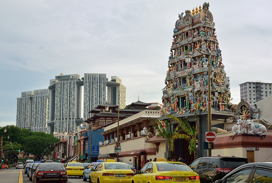 20140517-196-Singapore.jpg - Sri Mariamman Temple in the Pagoda Street