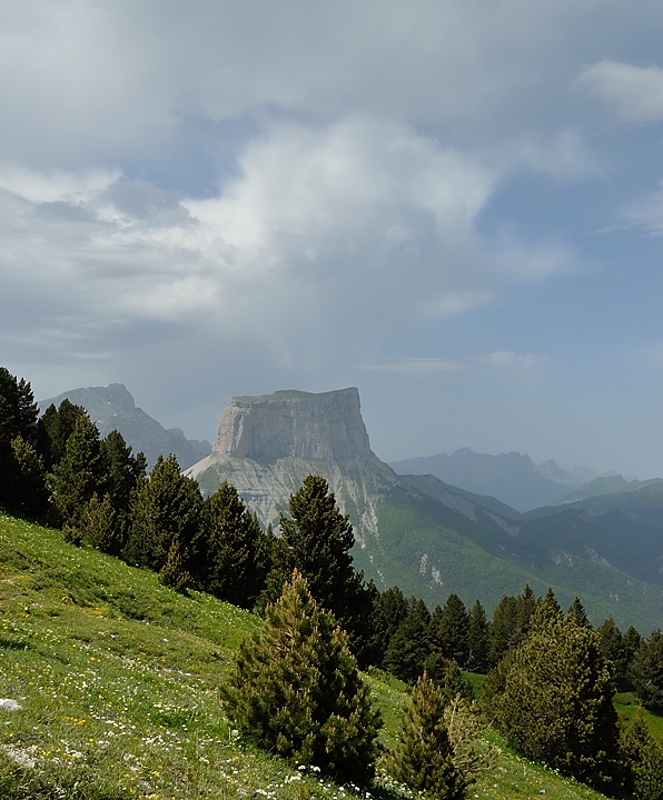 20140608-030-LesEssaures.jpg - Le Mont Aiguilles du pas de l'Essaure ...