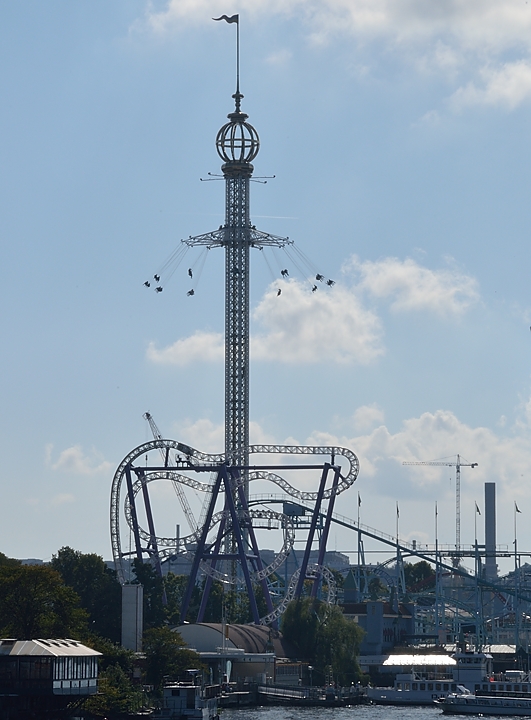 20140907-022-Stockholm.jpg - Vue du meme endroit sur le grand park d'attraction Gröna Lund