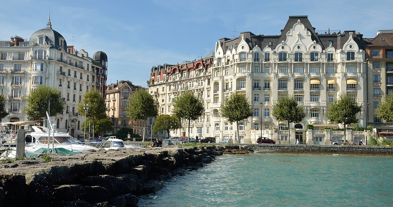 20140923-009-Geneva.jpg - Hotels on the Quai Winston