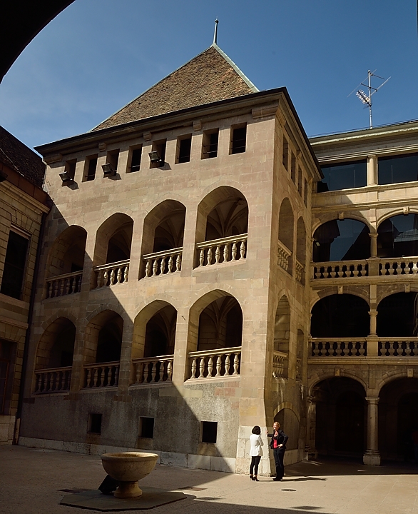 20140923-051-Geneva.jpg - In the courtyard of the Town Hall