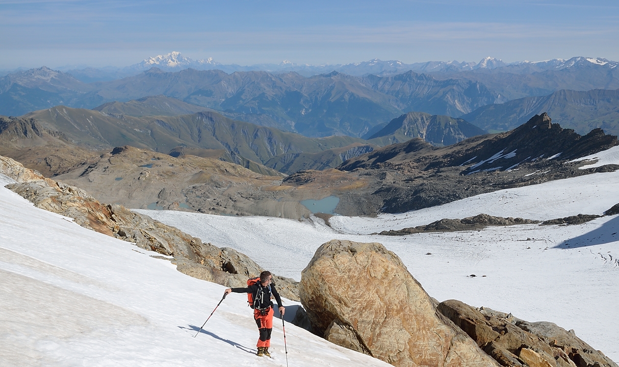 20140928-012-Etendard.jpg - A partir du col on monte tout droit pour rejoindre la voie normale