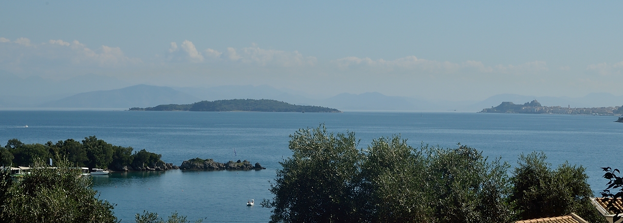 20141009-009-Corfu-ISOLA.jpg - View from the Conference hotel on the beach and further away (on the right hand side) Korfu town