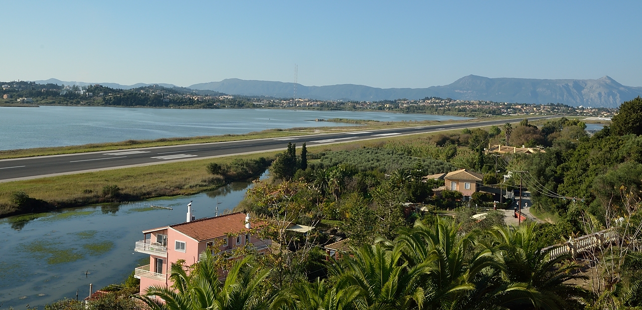 20141009-026-Corfu-ISOLA.jpg - Korfu airport, 1km outside the town only (On arrival, I  had a nice walk from the airport to the city