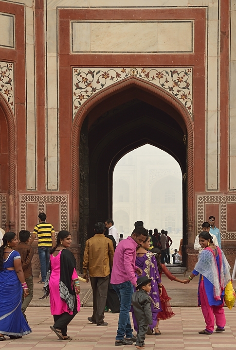 20141015-008-Delhi.jpg - When we finally arrive inside, it starts getting populated already.