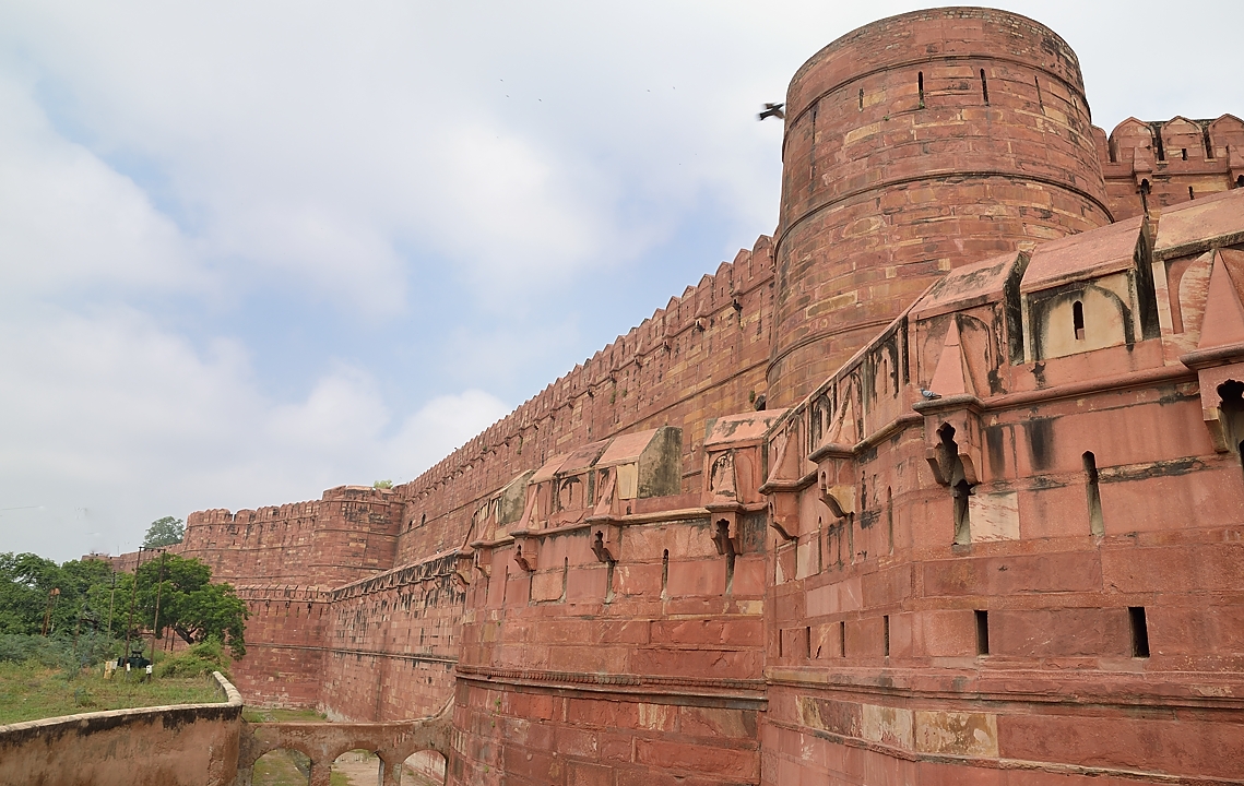 20141015-048-Delhi.jpg - Agra's Red Fort from outside ... for a too quick visit