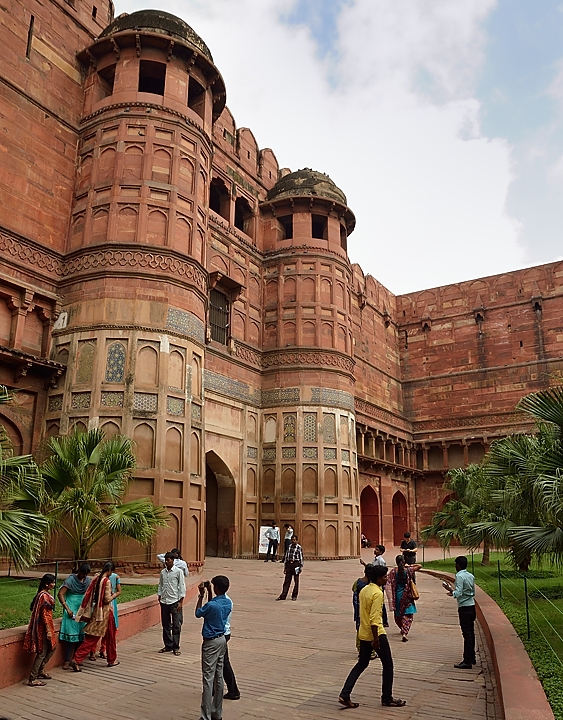 20141015-050-Delhi.jpg - ... and then the second gate 