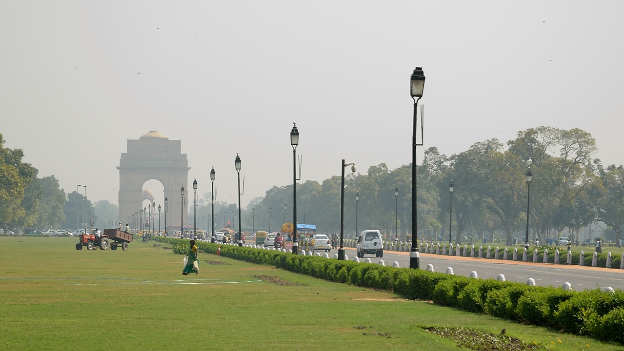 20141017-091-Delhi.jpg - ...  view on India Gate close to the museum