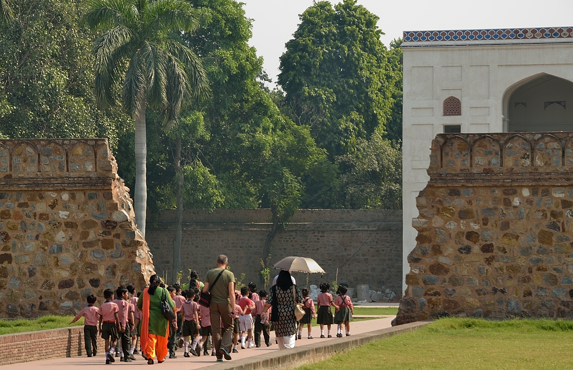 20141018-102-Delhi.jpg - The next day, entering Humayun's tomb