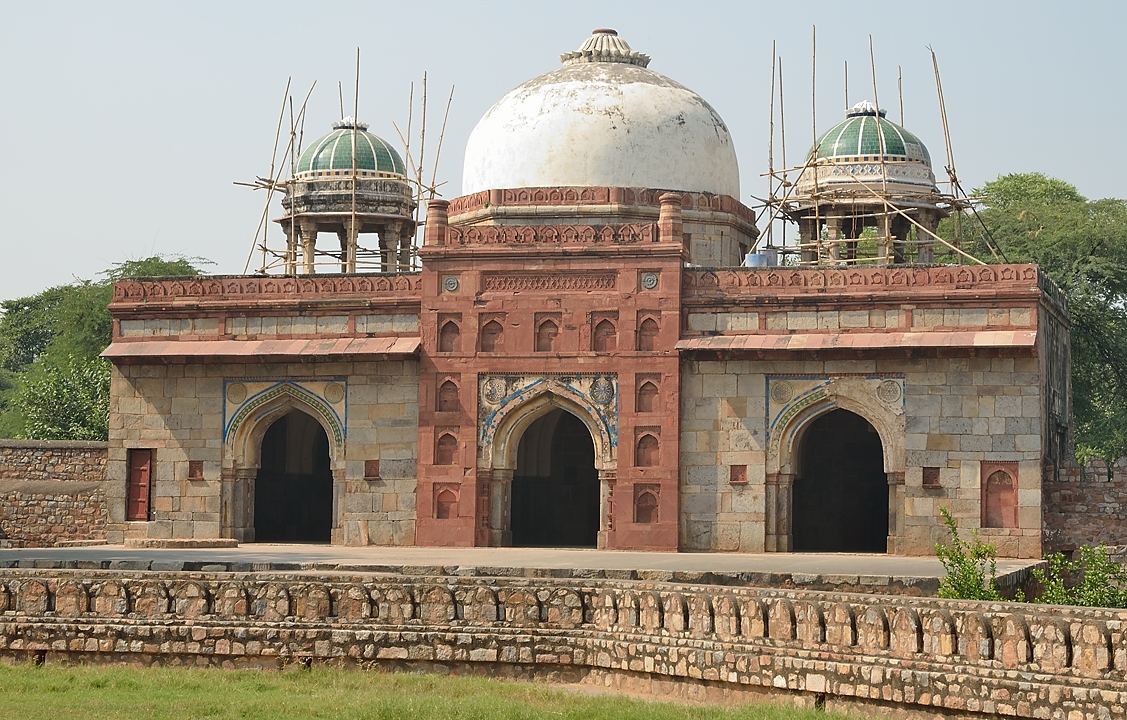 20141018-105-Delhi.jpg - Restoration at work