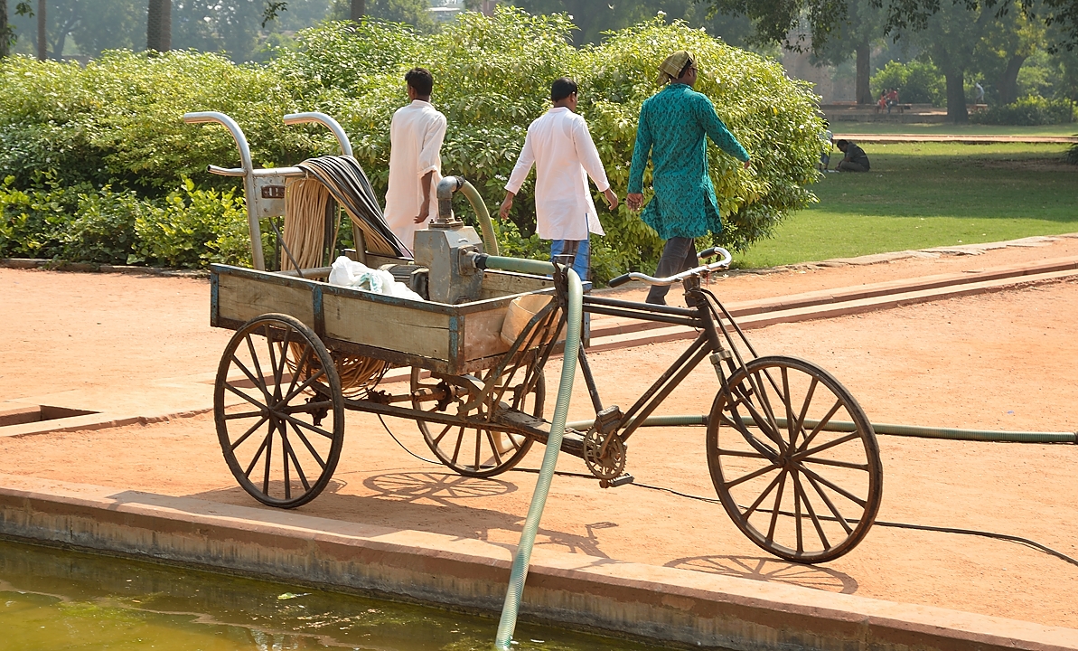 20141018-123-Delhi.jpg - Maintainance