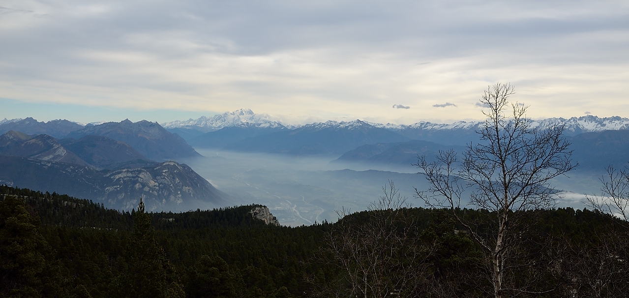20141129-008-Granier.jpg - Au loin le Mont Blanc
