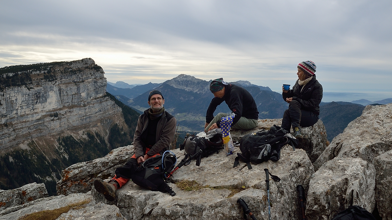 20141129-035-Granier.jpg - Picnic juste audessus de la grotte