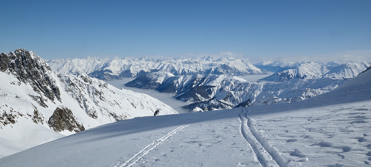 20150207-019-ColTepey.jpg - La vue du col vers le nord -- le Mont Blanc est pris dans les nuages, et tous les fonds de vallees aussi
