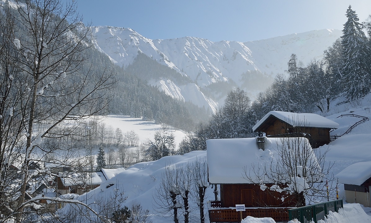 20150207-035-ColTepey.jpg - Arrivee au village sur la route