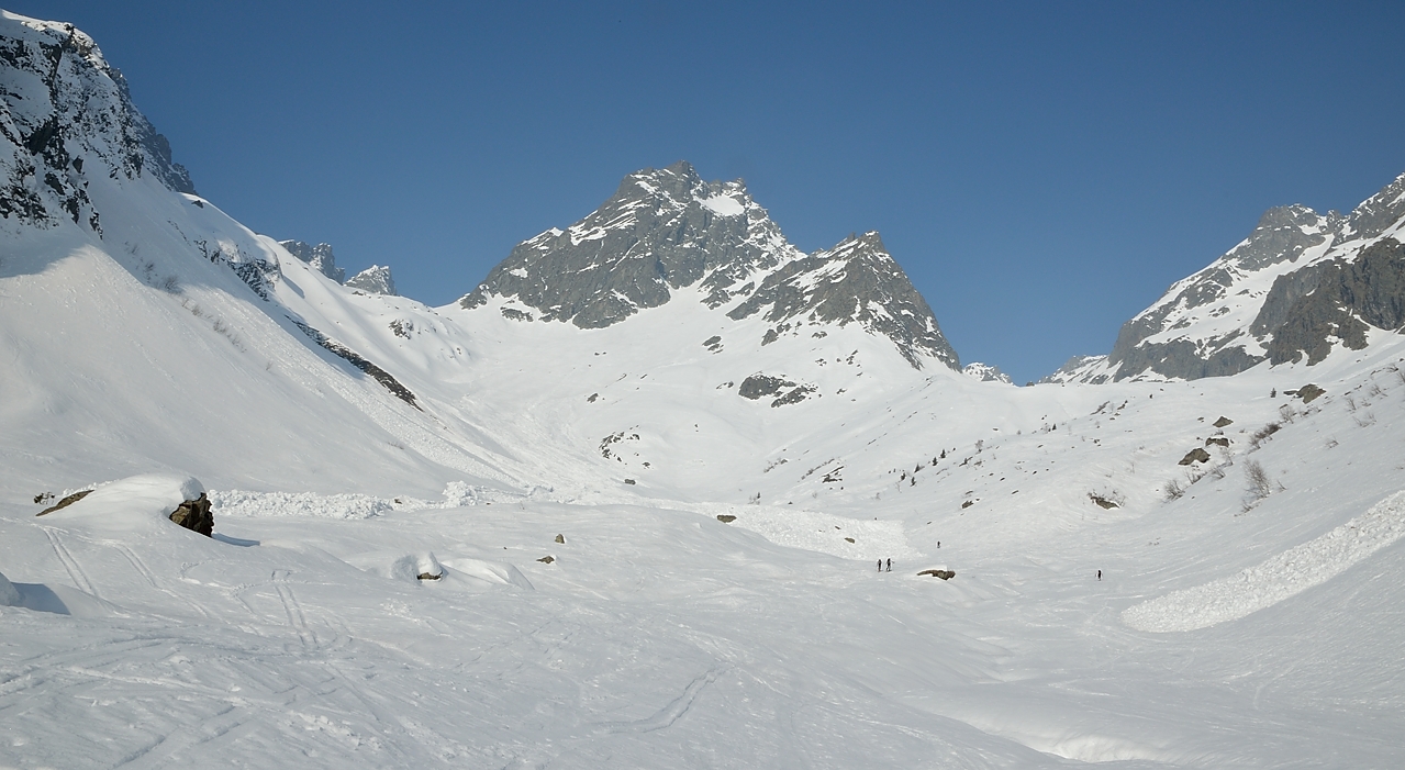 20150314-010-Aup-du-Pont.jpg - ... vers le haut, c'est encore le grand beau ... enfin presque